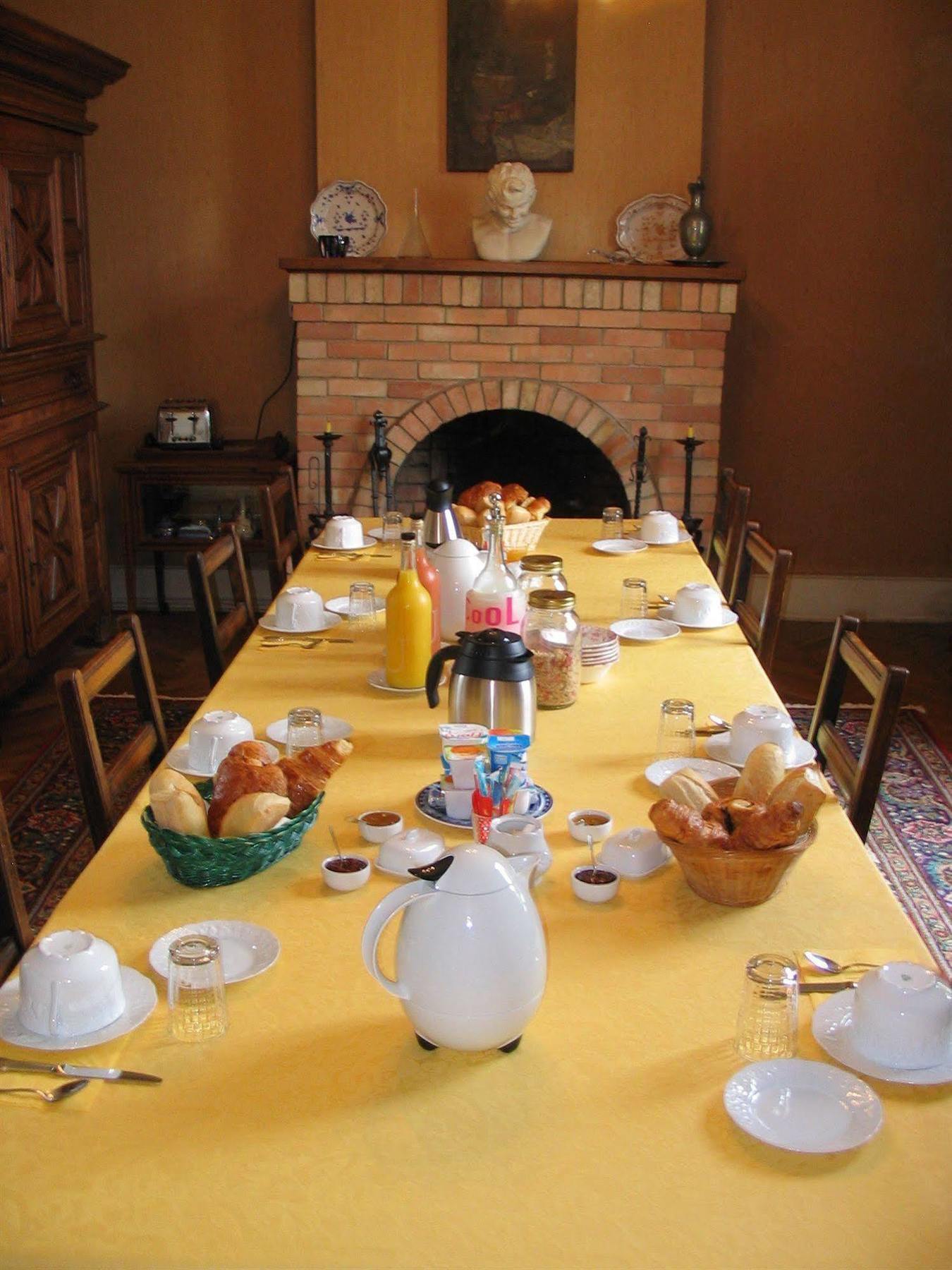 לינה וארוחת בוקר Pomérols Chateau Belles Graves מראה חיצוני תמונה